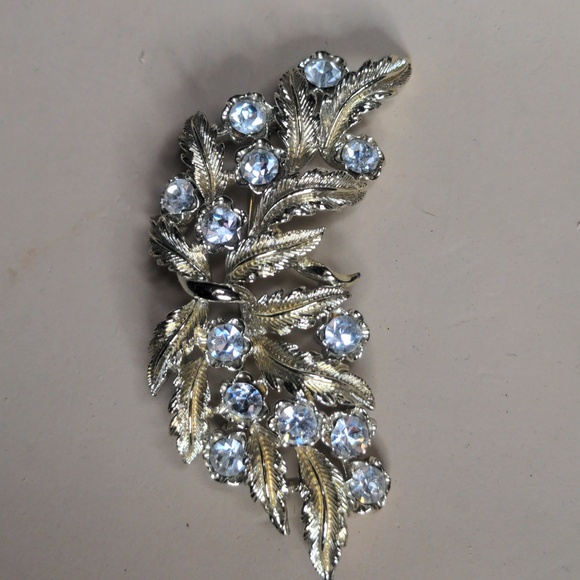Vintage 60s laurel brooch rhinestones crystals gold tone leaves mcm - Picture 3 of 8